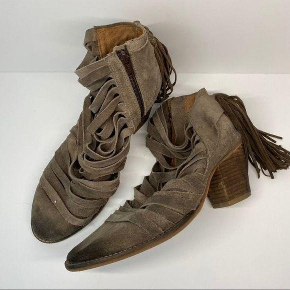 Jeffrey Campbell Taupe Suede Tassel Strappy Boots Size 8